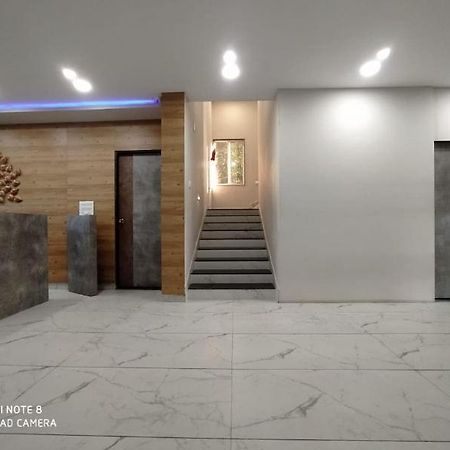 Oyo 80228 Hotel Richa Hālol Екстериор снимка
