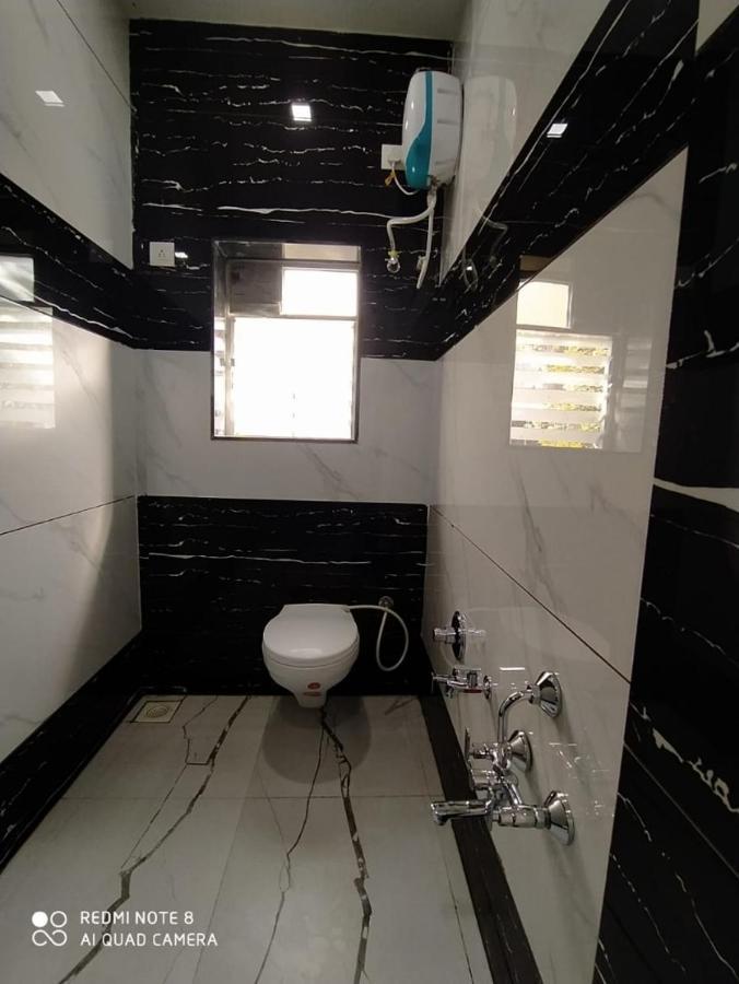 Oyo 80228 Hotel Richa Hālol Екстериор снимка